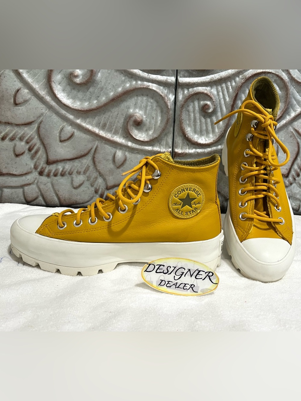 CONVERSE All Star Mountain Club Leather Gor-Tex Women’s High Tops 8.5
